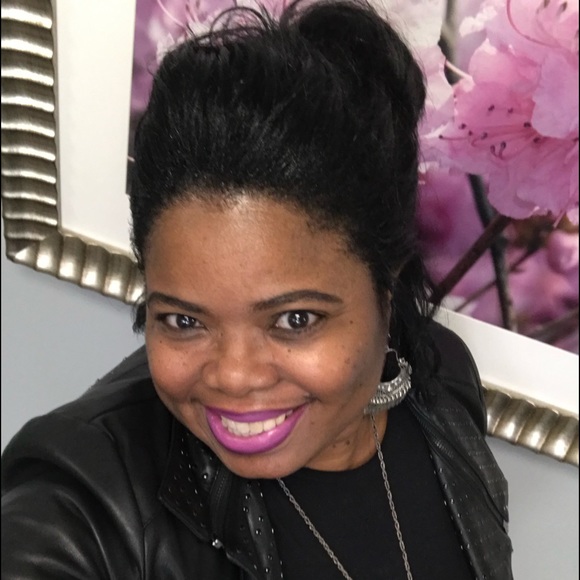 Meet your Posher, Jela - Picture 1 of 2